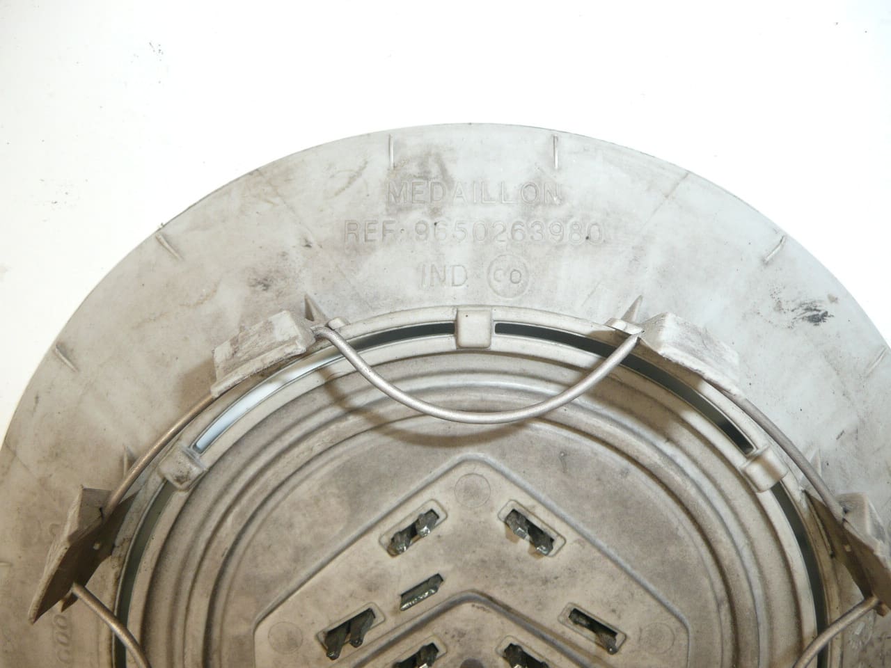 Kappen voor Elektron 15" 16" 17" 4 Bouten 9650263980 542121 - Afbeelding 2