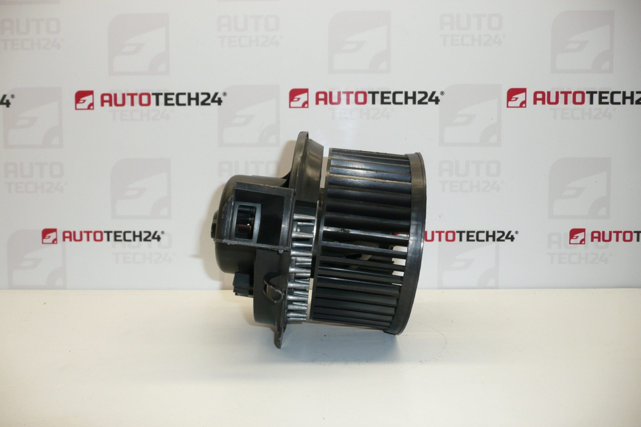 Gebruikte kachelventilator voor PSA 6441K0 - Afbeelding 2