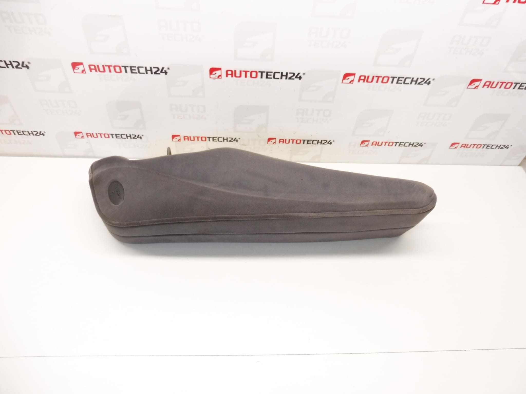 Peugeot 607 linker achter airbag deksel 8852D2