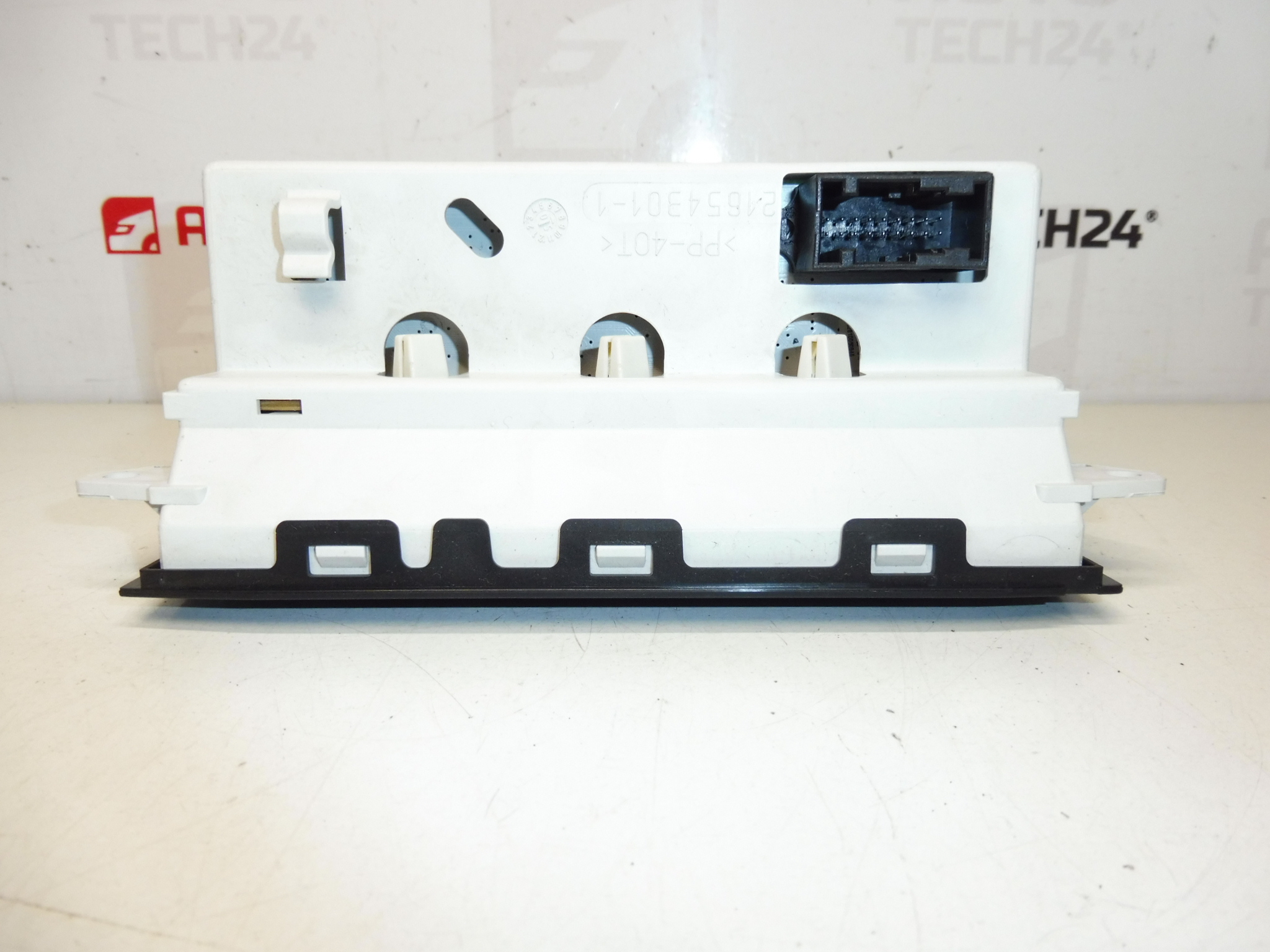 Radio- en computerdisplay Peugeot 1007 9648634177 6563XE