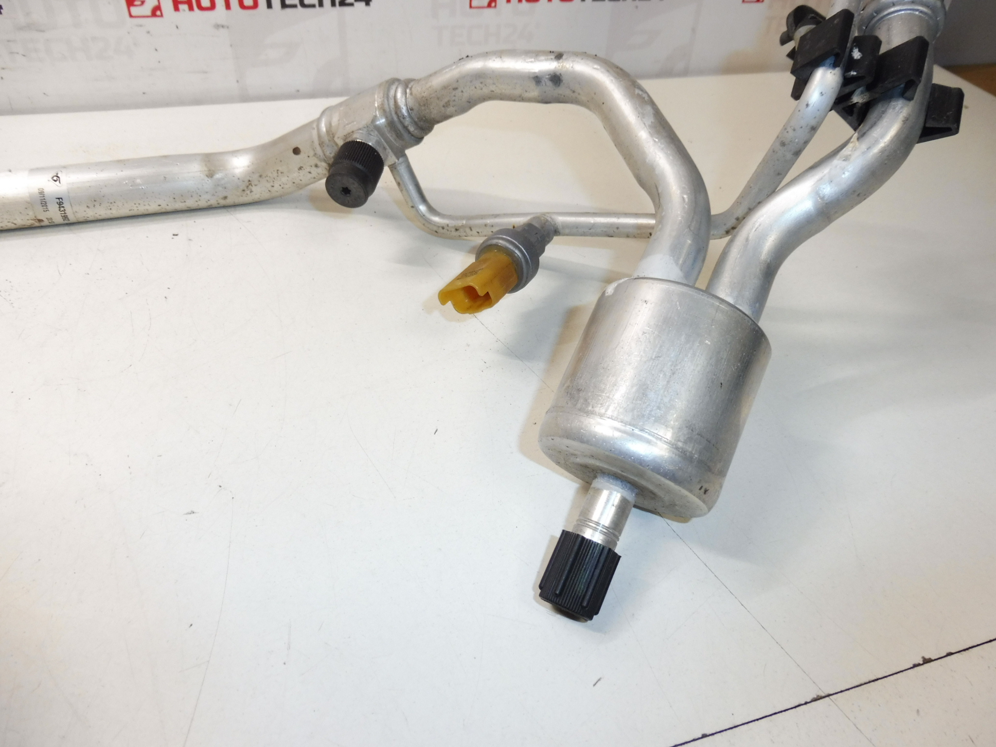 Klimaatpijp Citroën Peugeot 9800404180