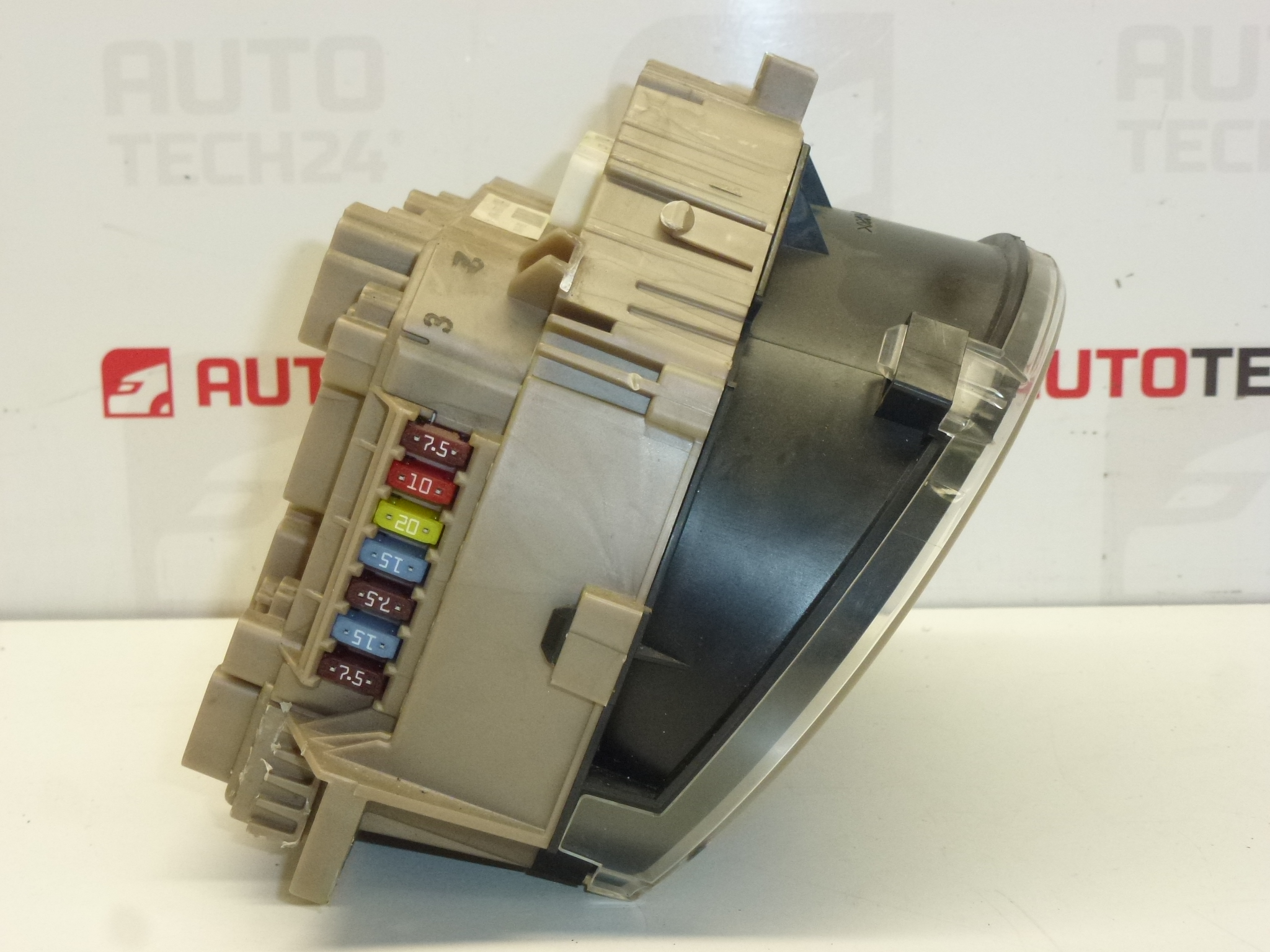 Teller Citroën C1 Peugeot 107 kilometerstand 164000 km 83800-0H011-A 6105F0 6103AT