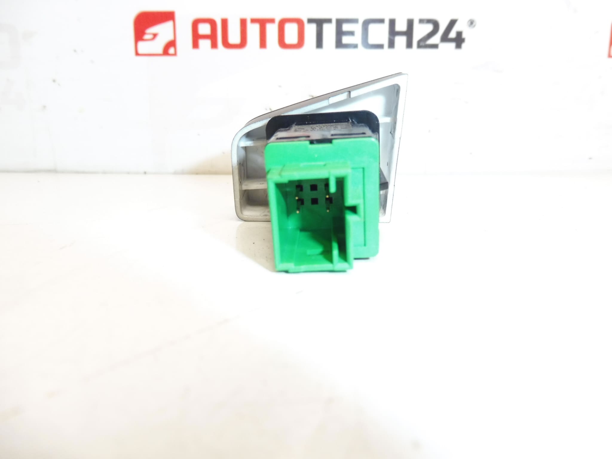 Centraal Slotbedieningsmodule Citroën C-Elysée Peugeot 301 96765882ZD - Afbeelding 2