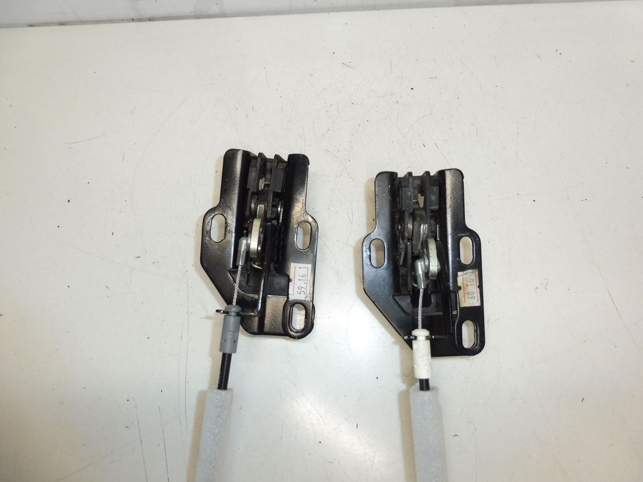 Set sloten rechts achter voor Citroën Berlingo III (5-deurs) - 8719F9, 8719E4 - Afbeelding 2