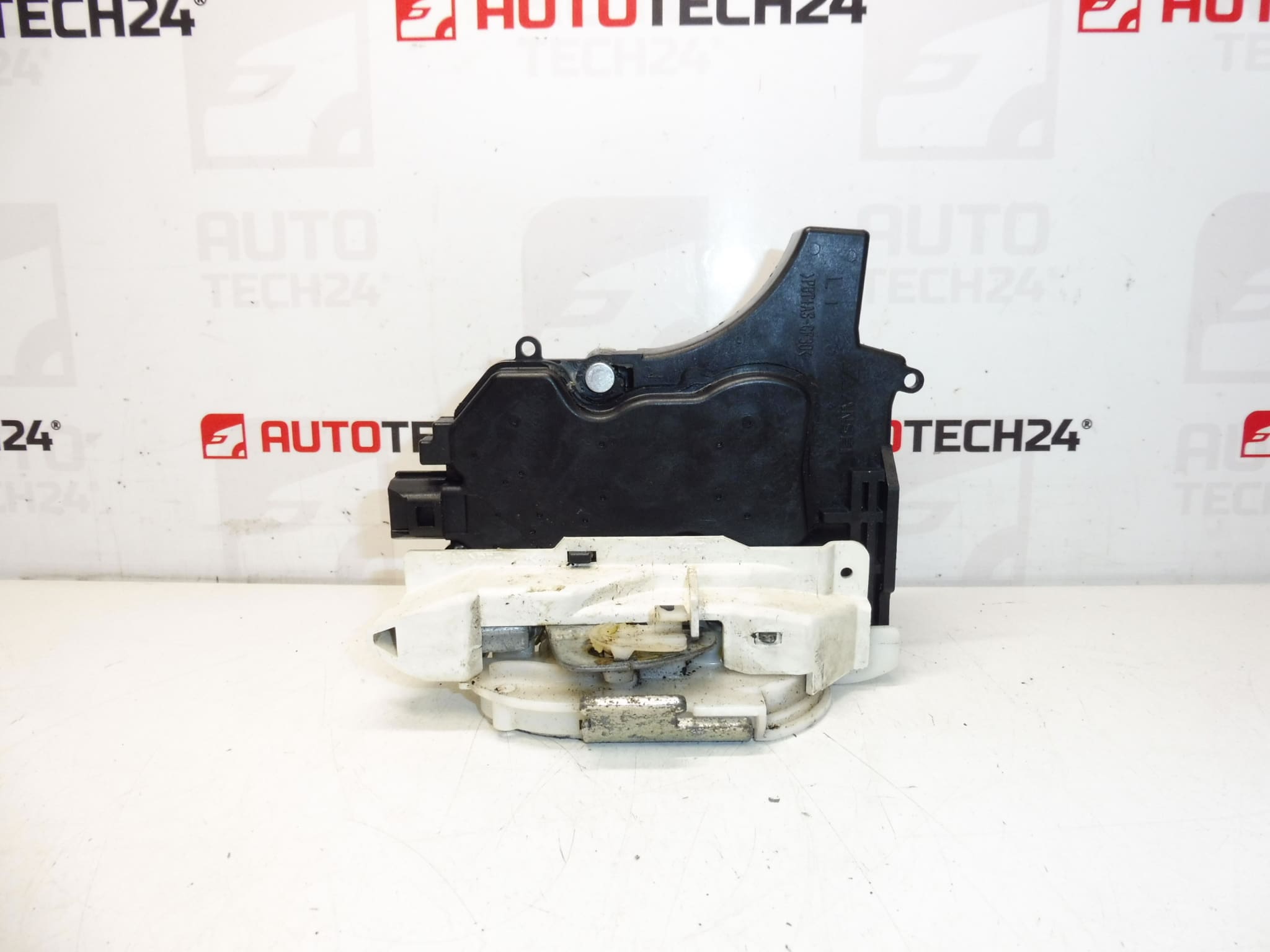 Links voordeur slot Citroën C-Crosser Peugeot 4007 9135CC