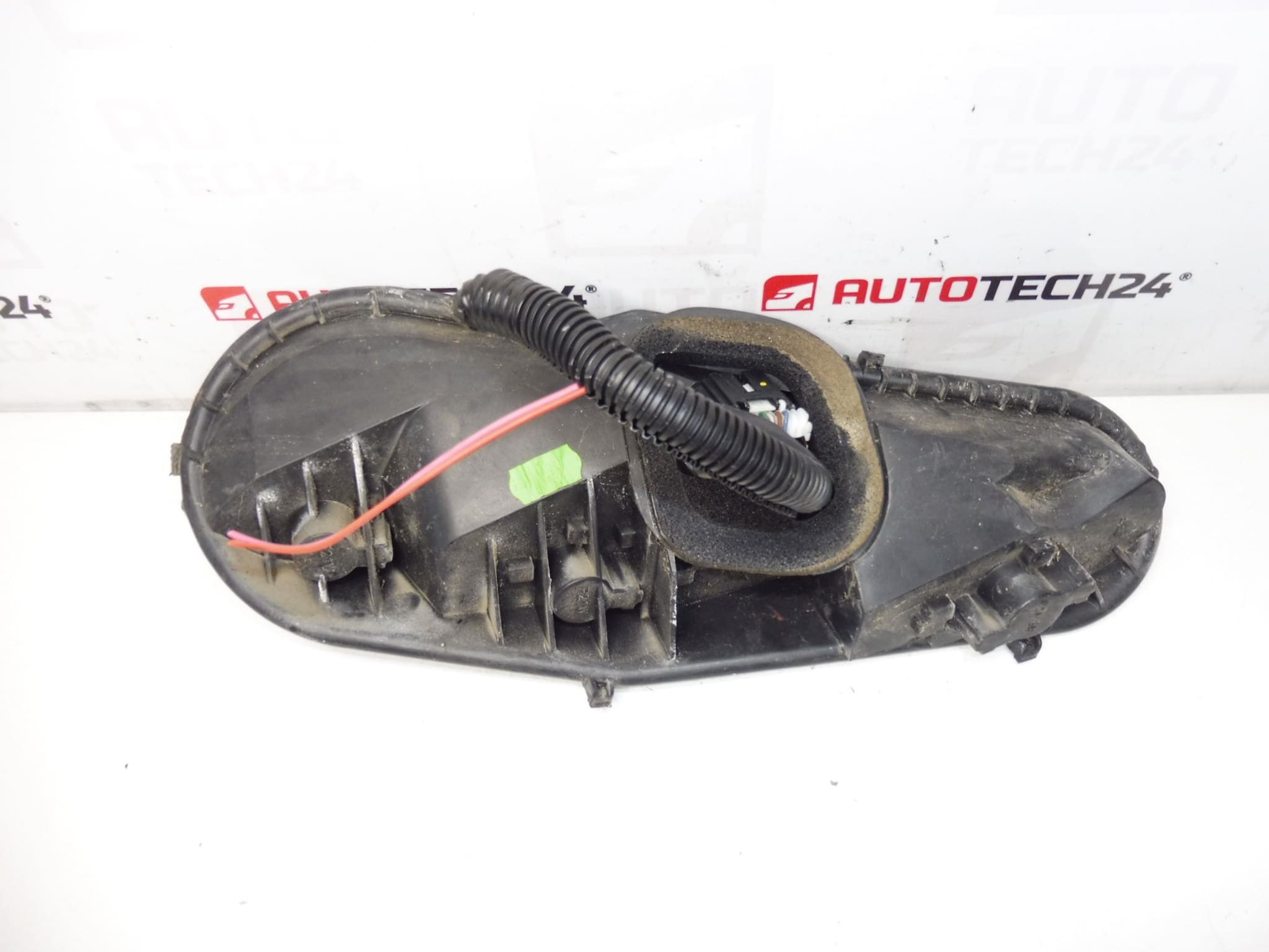 Links achterlamp boutbasis met Citroën C1 Peugeot 107 634686 - Afbeelding 2