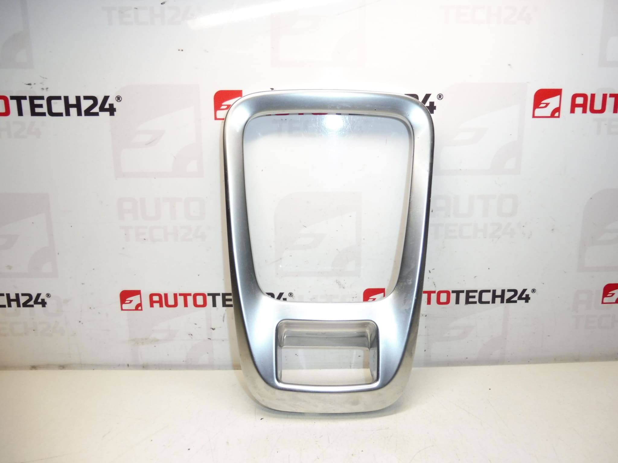 Peugeot 3008 5008 versnellingspook sierkap 9685474977 7591L9