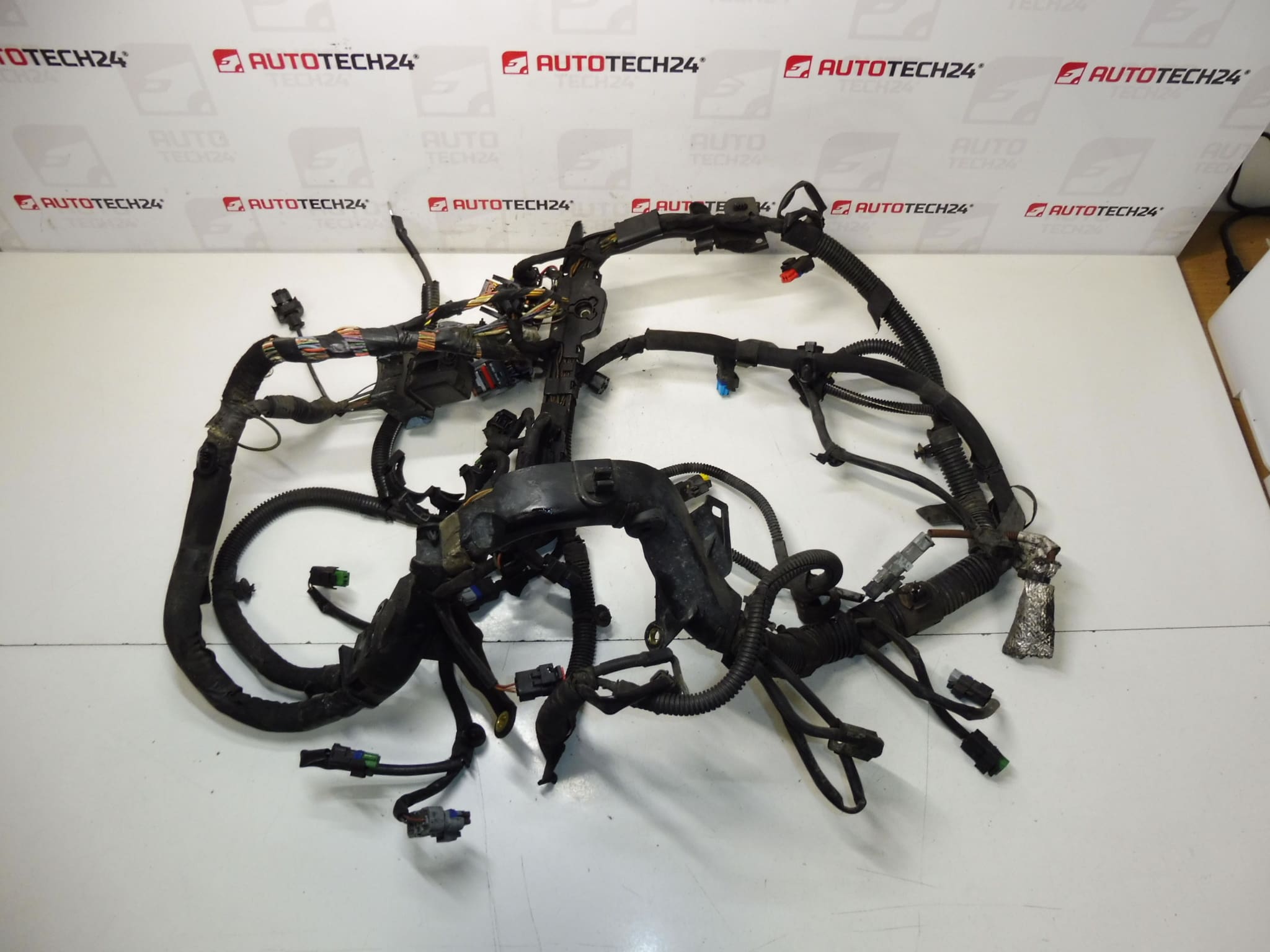 Hoofdmotor Citroën Peugeot 1.6 HDI 9664694980 6569NW