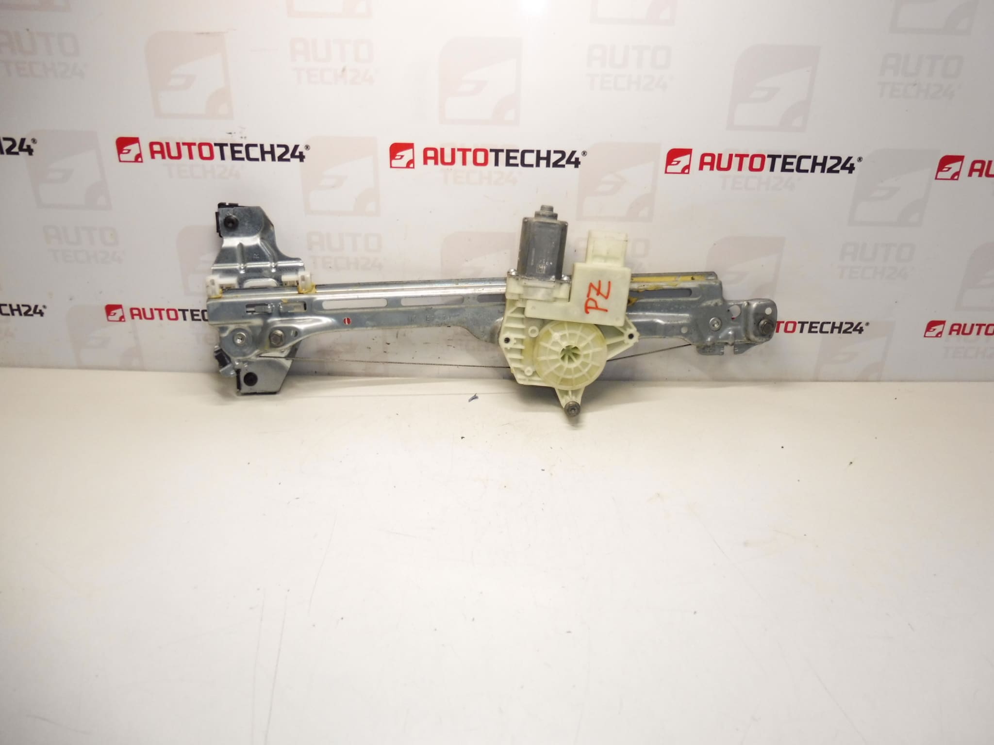 Peugeot 308 T9 achterruit trekmechanisme 9800273380