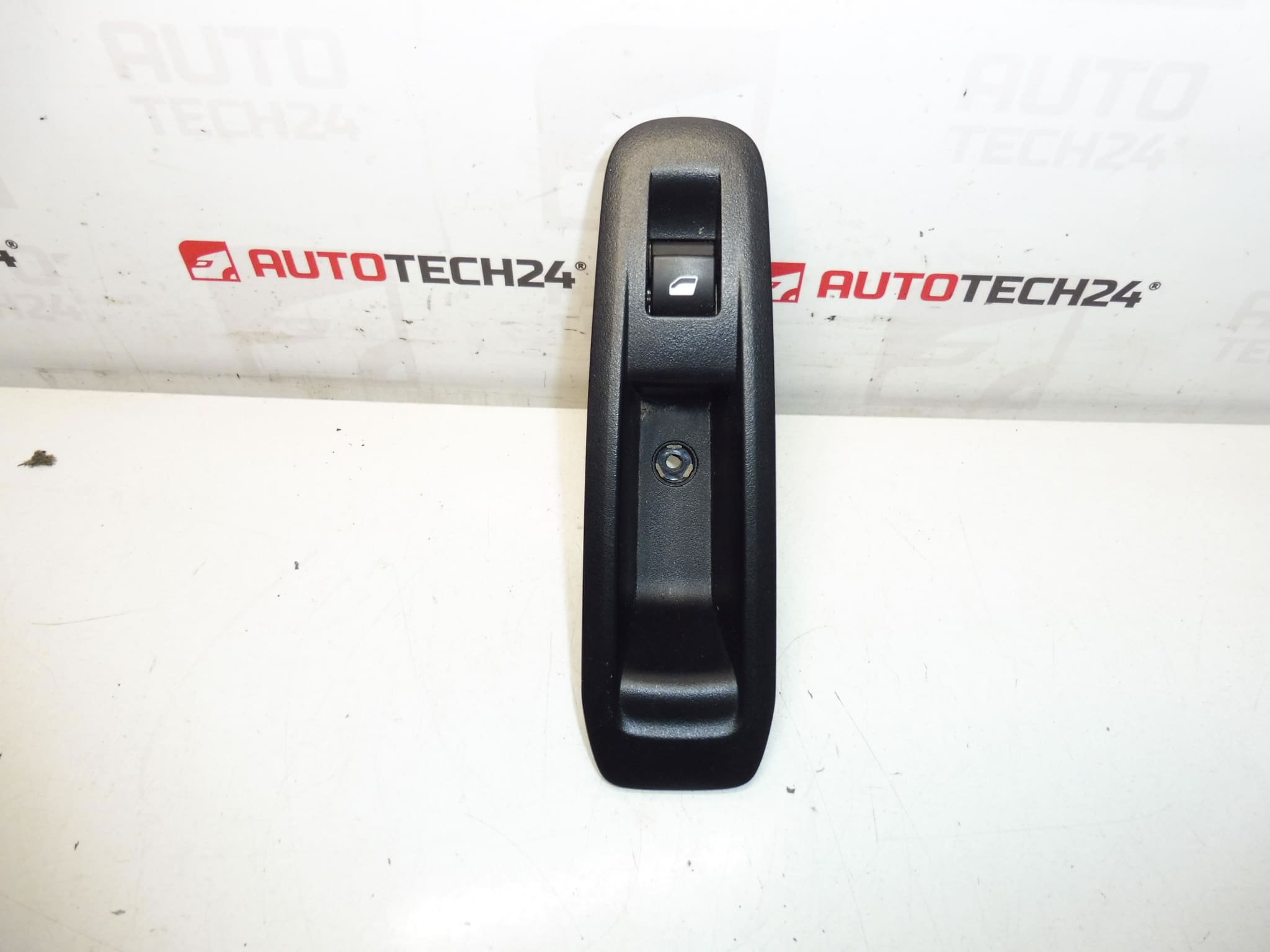 Raambediening passagierszijde Peugeot 308 T9 96762292ZD frame 98217900ZD