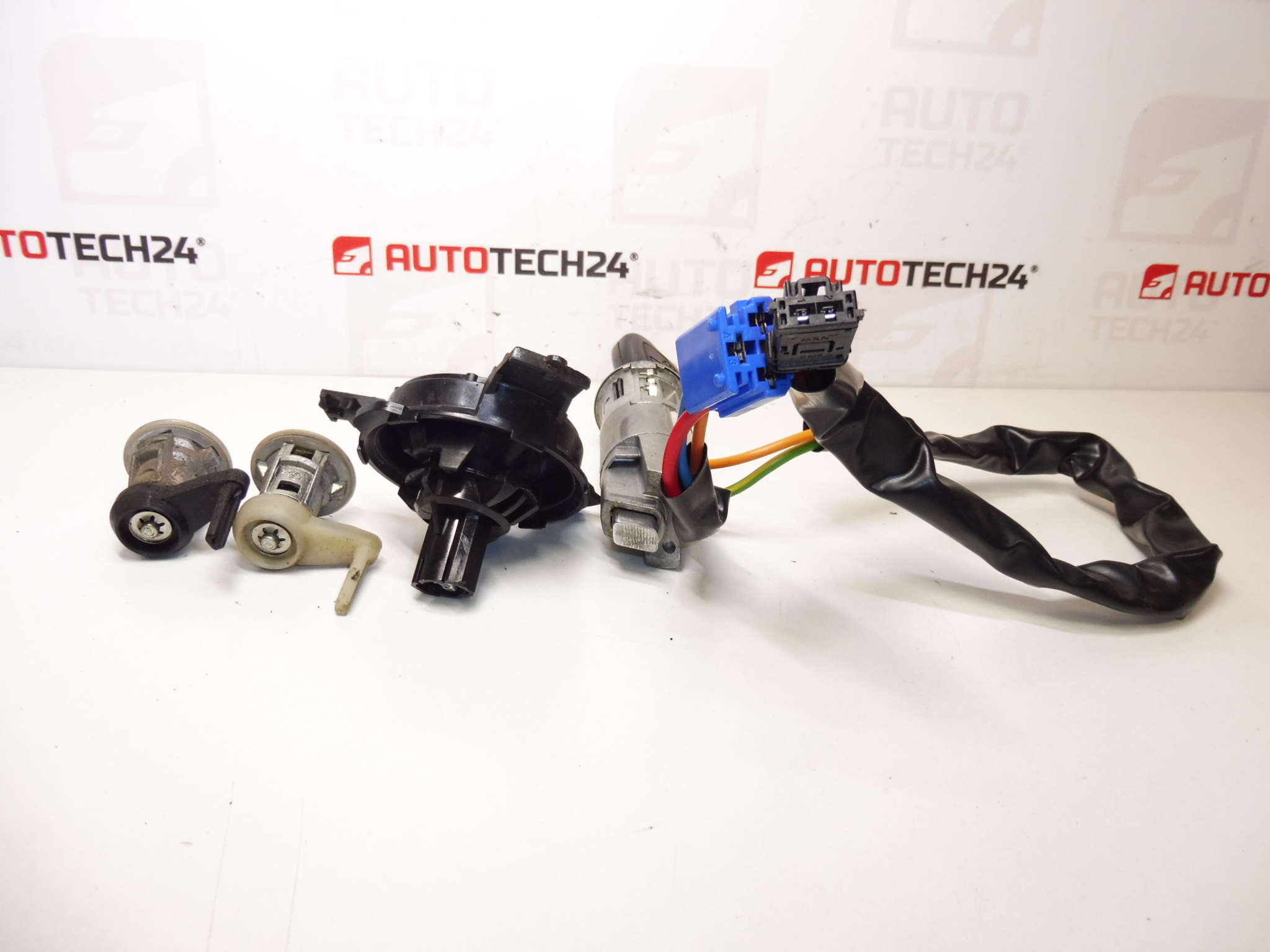 Set sloten voor Peugeot 206 / 206+ met 1 sleutel 4162NR 4162EZ