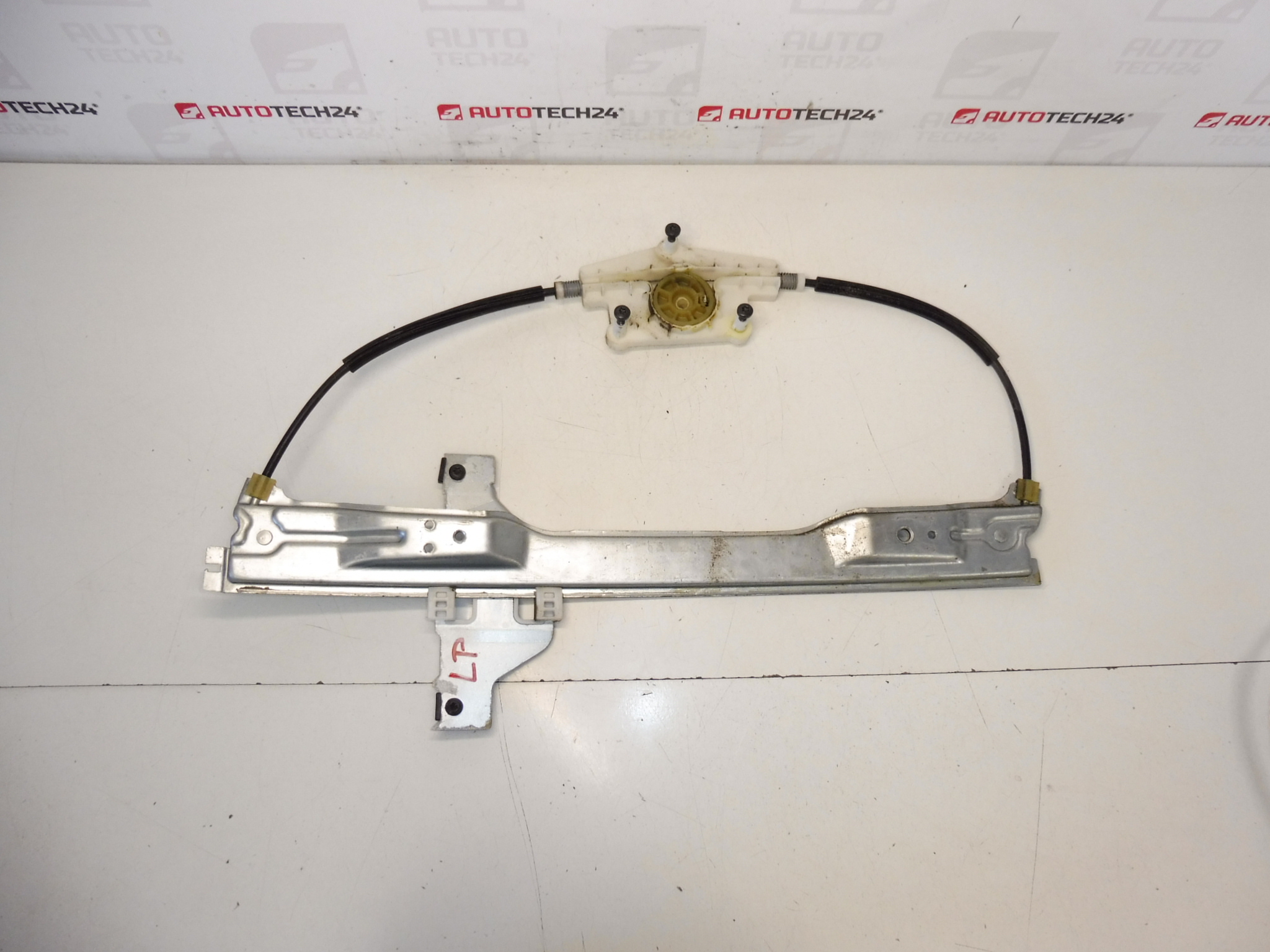 Raammechanisme voor het linker voorportier Citroën C4 5-deurs 9657133680 9221V1