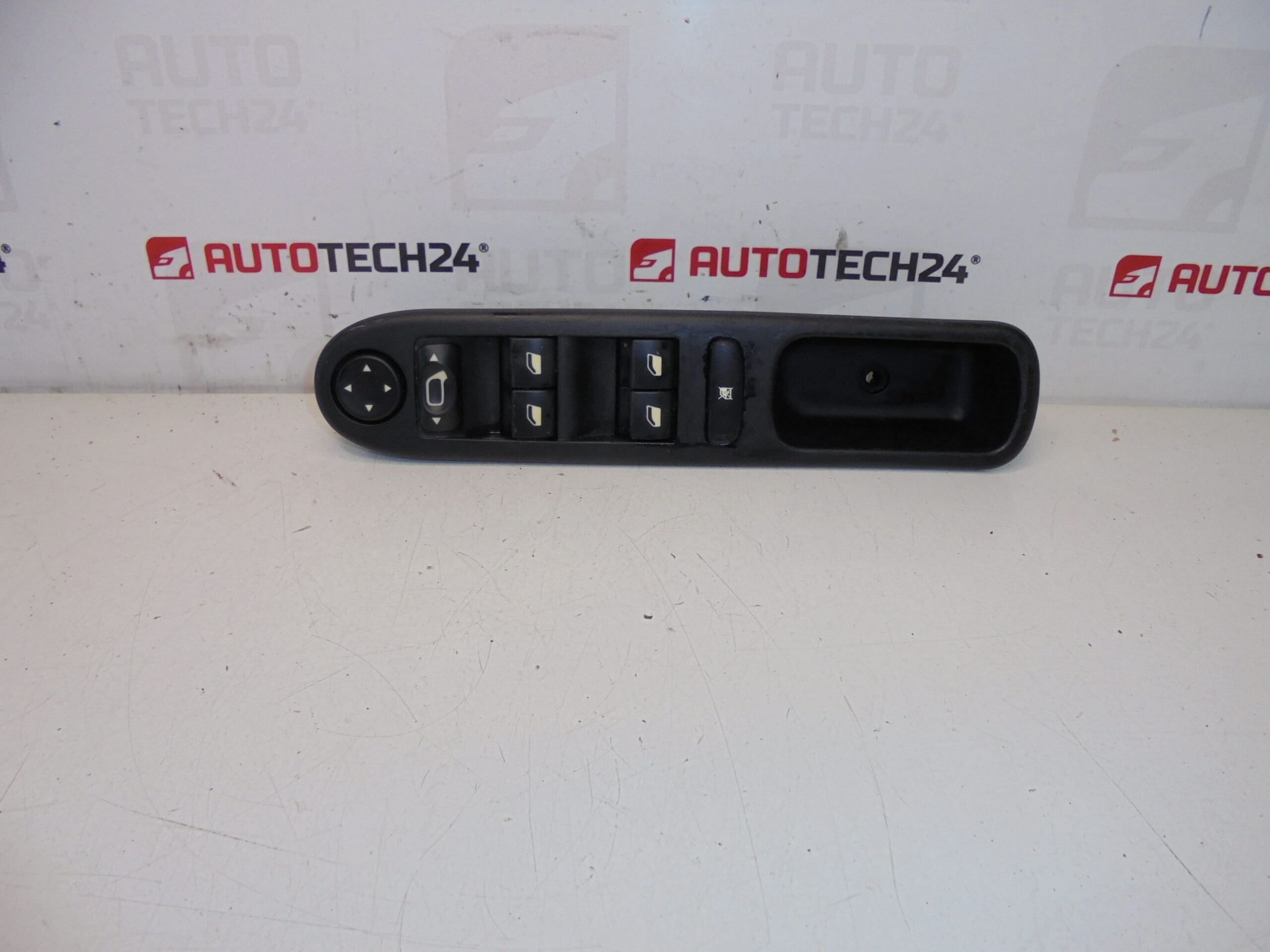 Raamcontroller Peugeot 307 96531124XT 6554KT