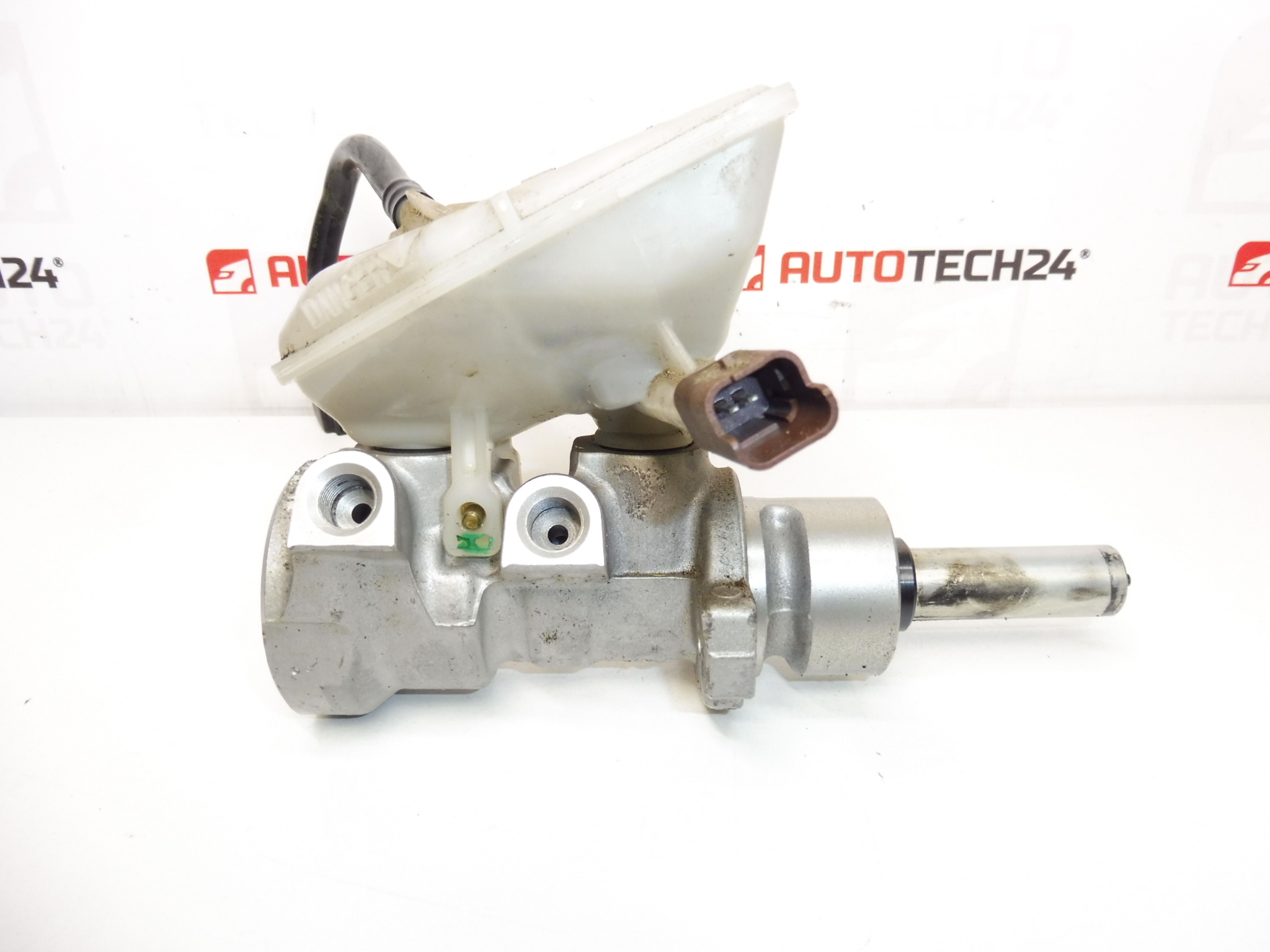Hoofdremcilinder BOSCH Citroën Peugeot 0204123596 22472579 4601L2