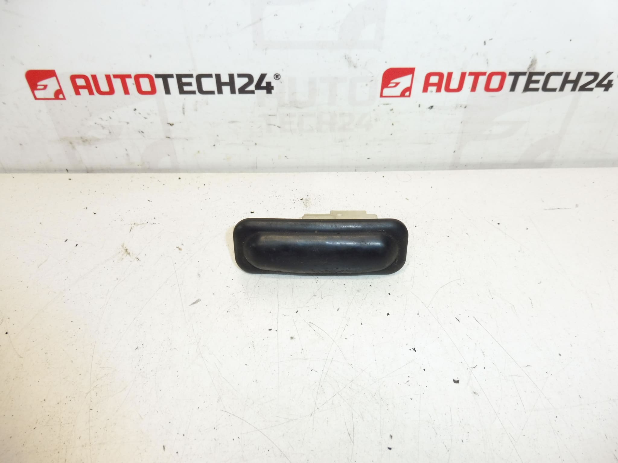 Citroën DS 6490CN openingsbediening achterklep