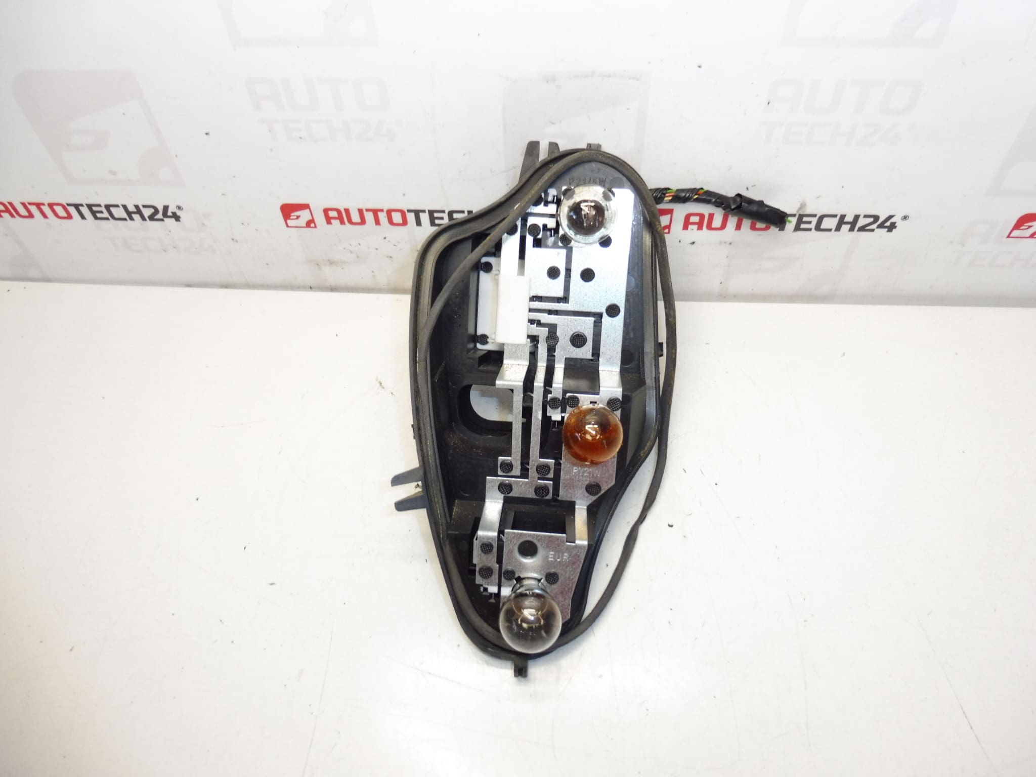 Lampvoetspatbord rechter achter Citroën C3 II 6351KQ