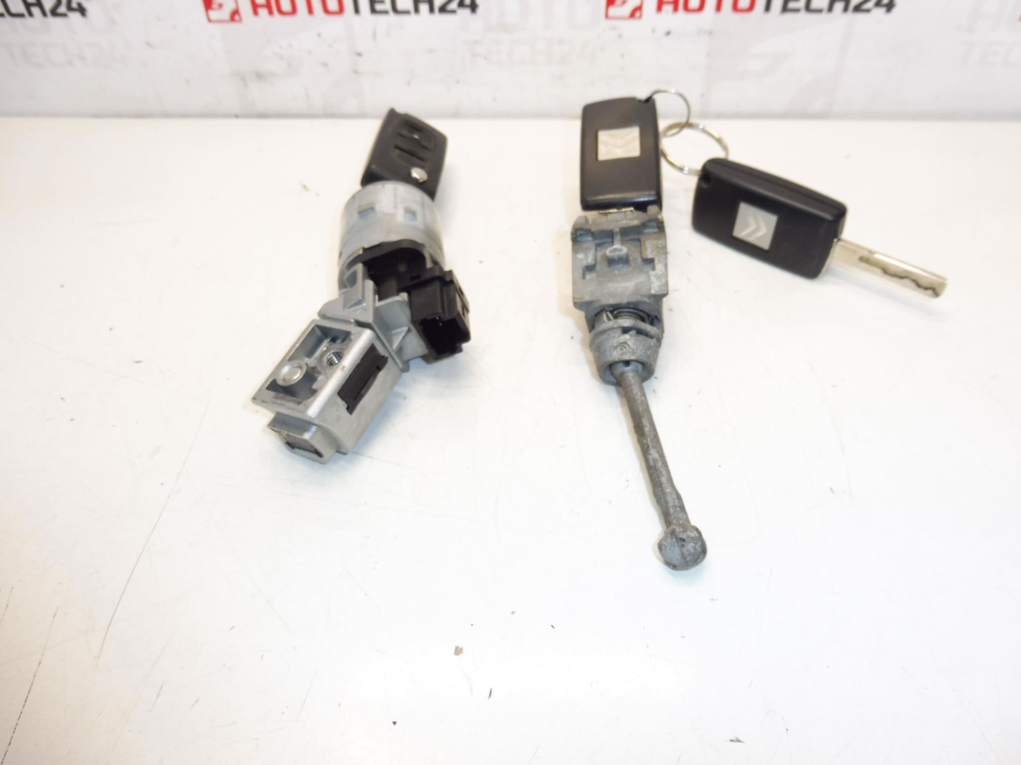 Set sloten en 3 sleutels Citroën Peugeot 4162KF 4162KC - Afbeelding 2