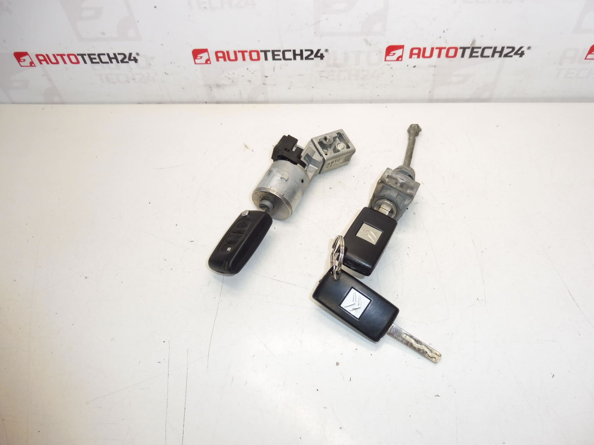 Set sloten en 3 sleutels Citroën Peugeot 4162KF 4162KC