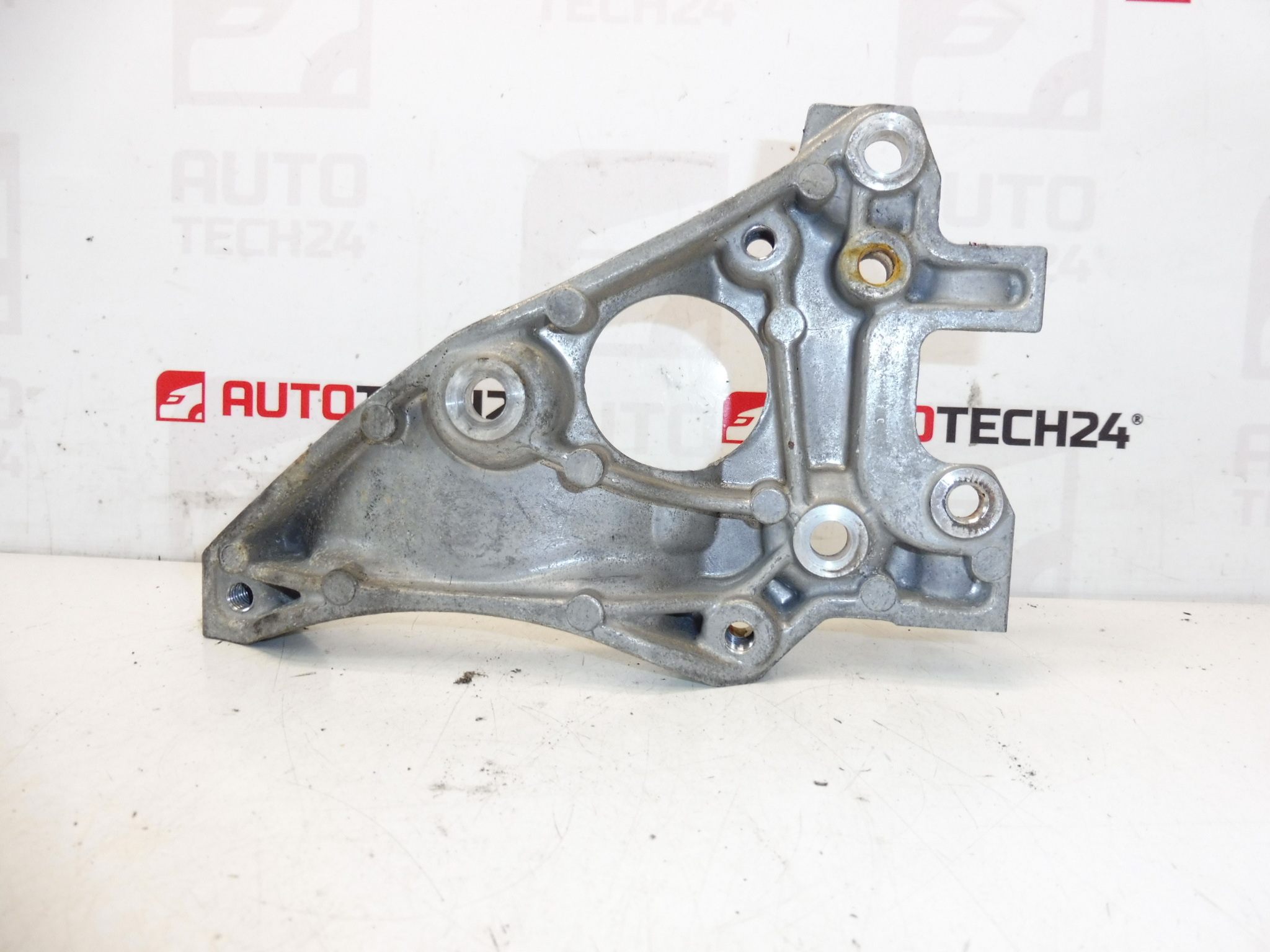 Beugel airconditioningcompressor Citroën Peugeot 1.6 eHDI 9672950980 6453NS
