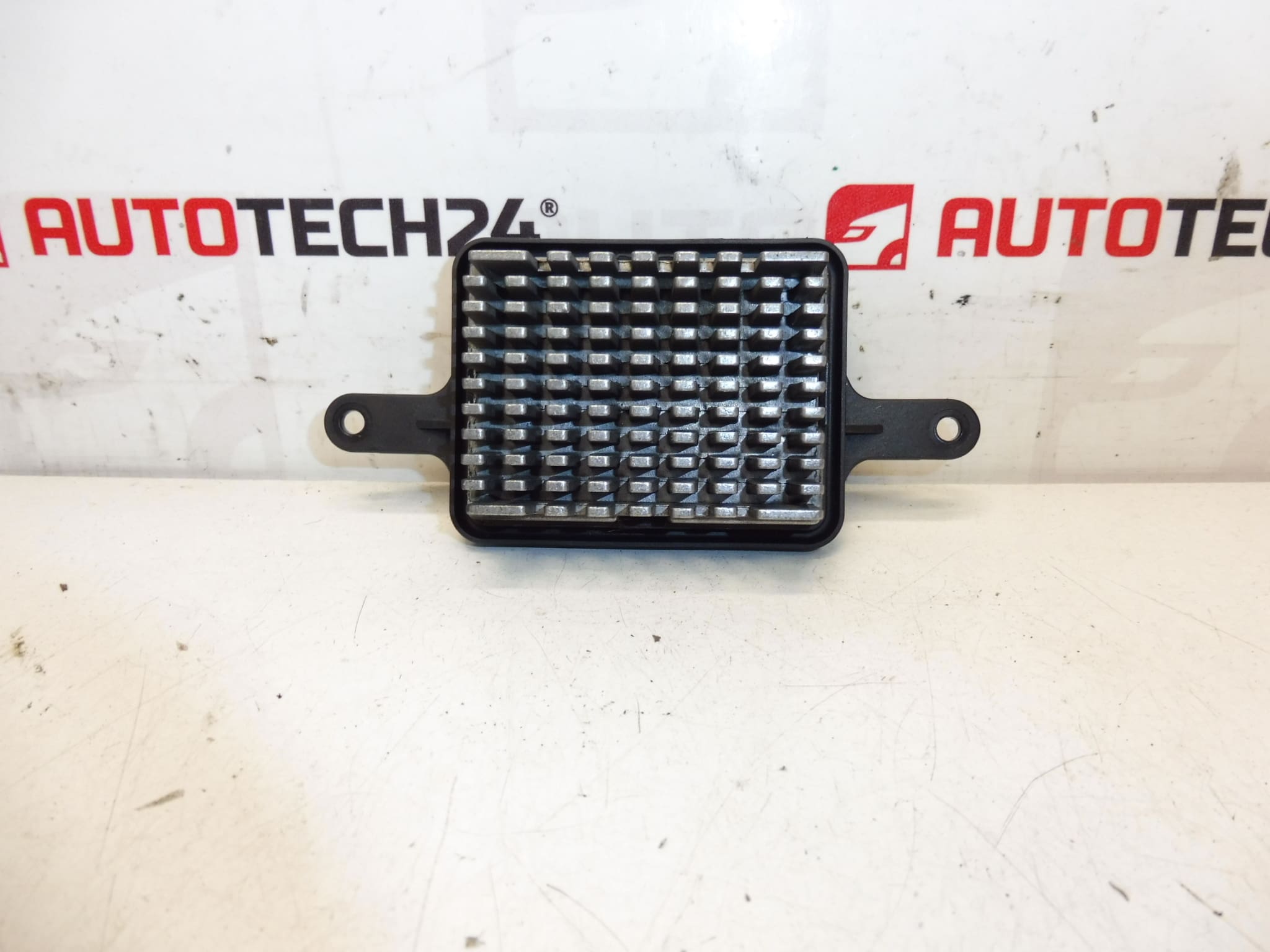 Peugeot 3008 5008 regelmodule verwarmingsventilator P7708004 6441CQ