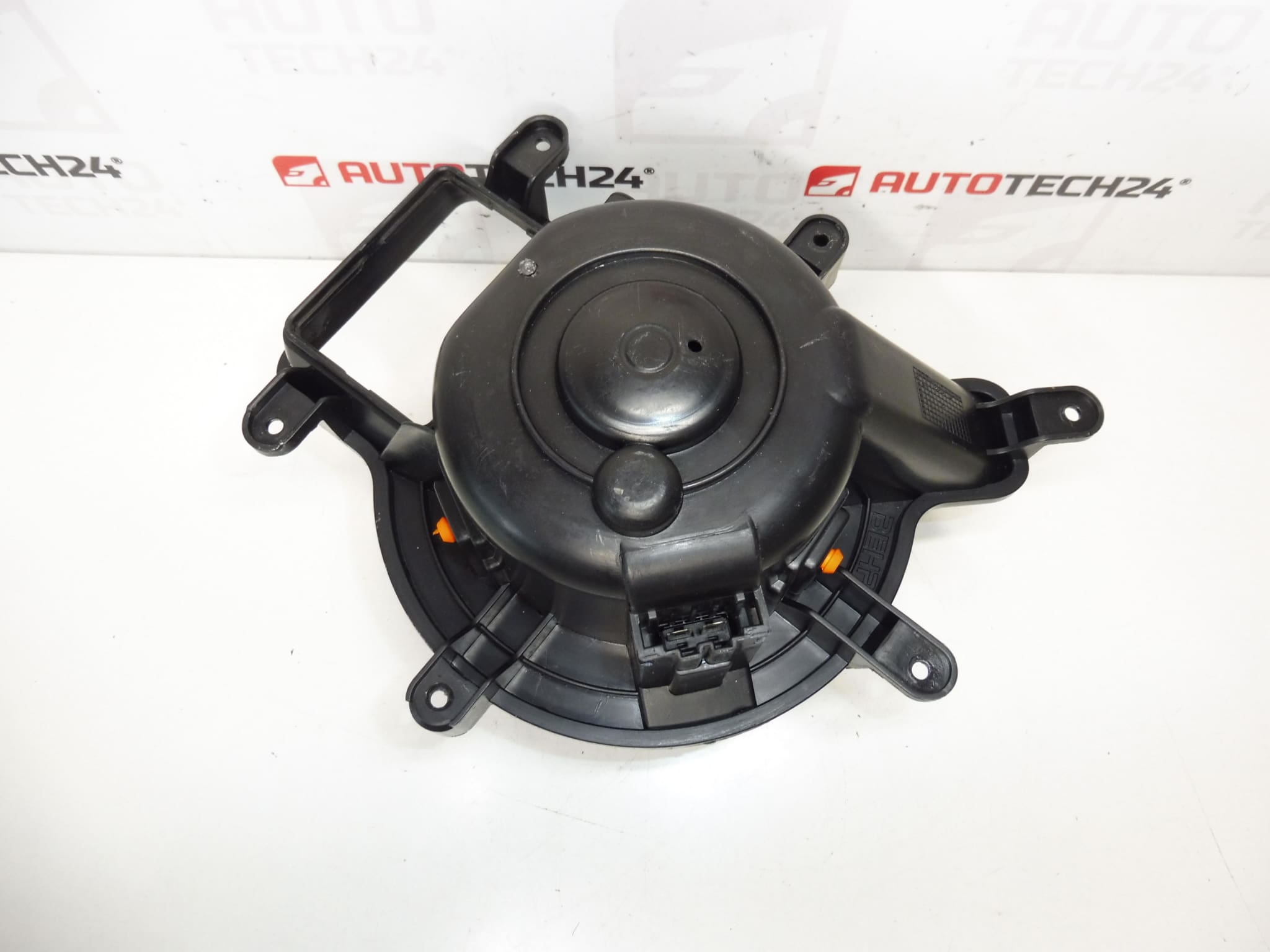 Kachelventilator Peugeot 3008 5008 T3953003 6441CP