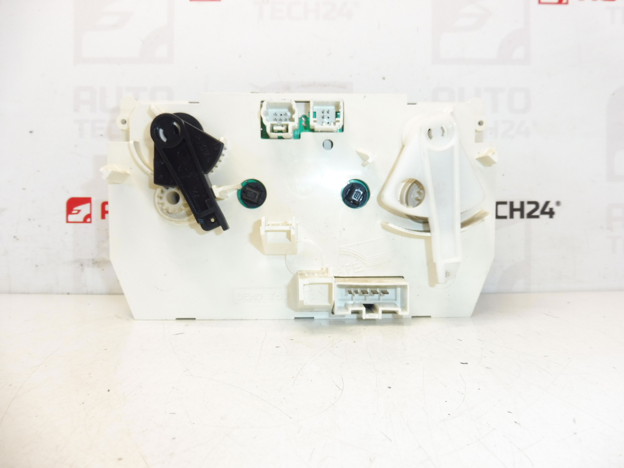 Bediening verwarming en airconditioning Peugeot 307 593240000 T5RFESS 6451JS