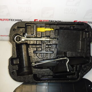 Gereedschap, krik, sleutel, Citroën C4 Picasso 6736A7 674418 672594 671809 671739