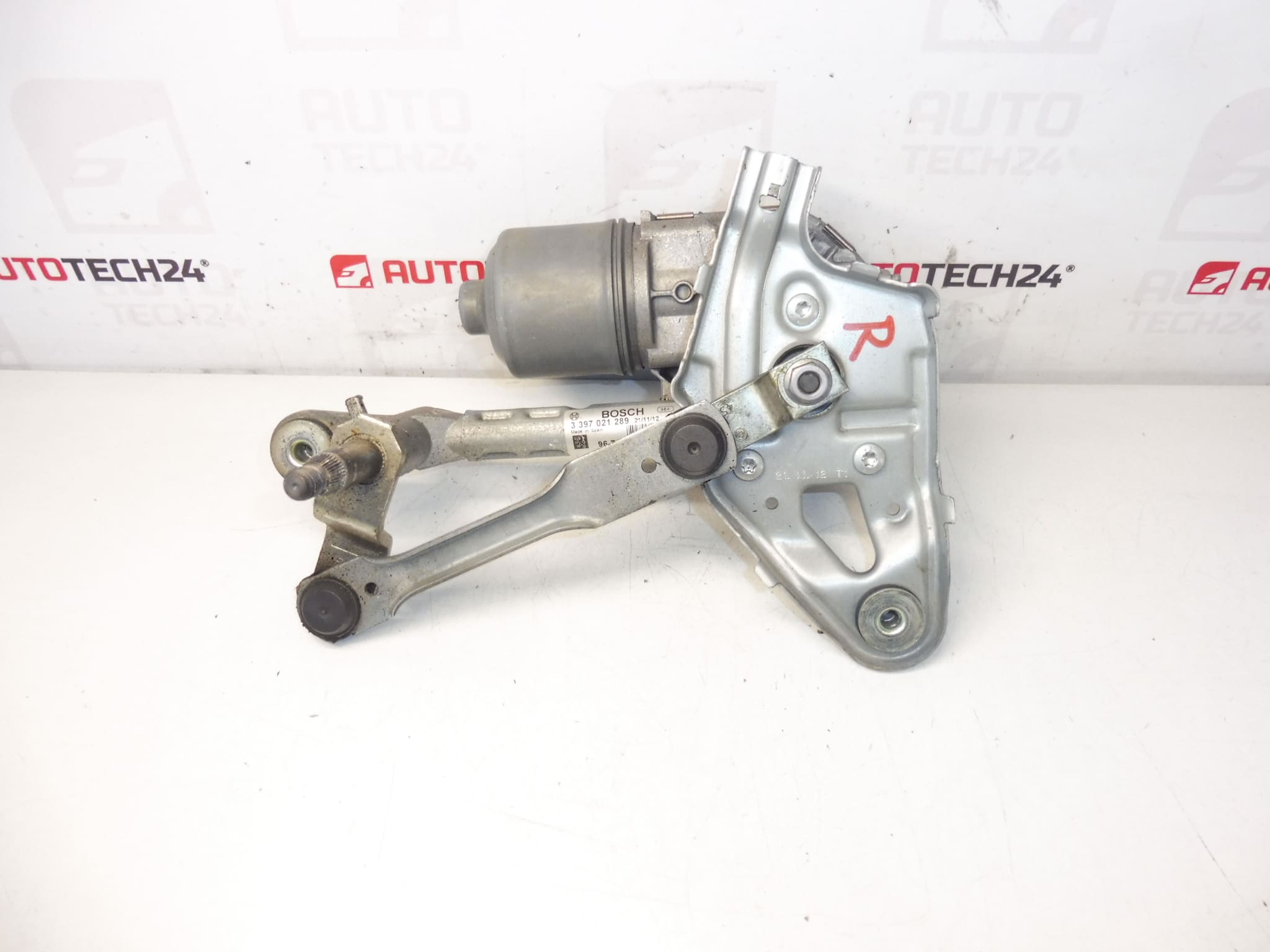 Motor van de rechter voorruitenwisser Peugeot 3008 5008 9671062380 6405PX 6405PA