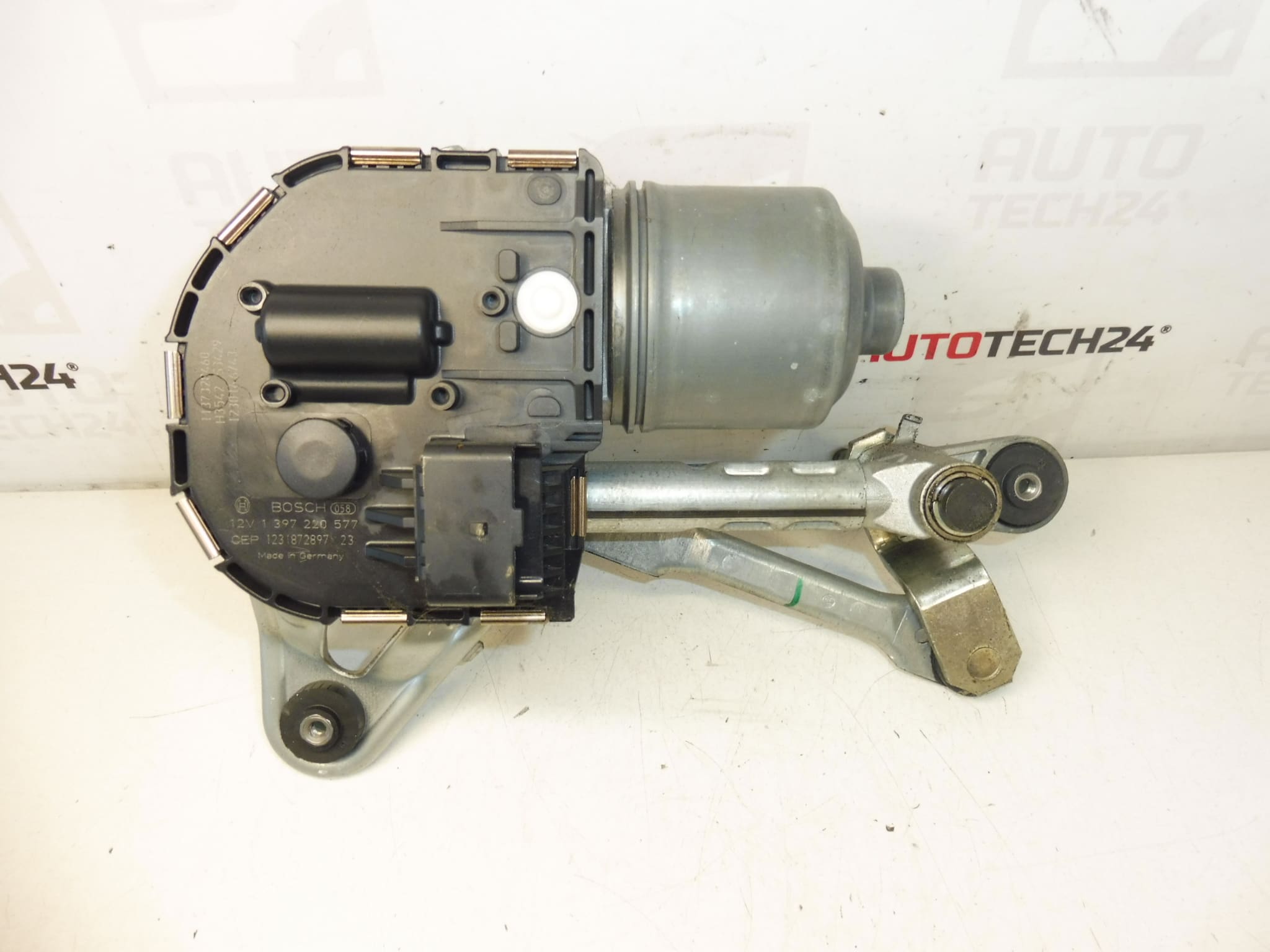 Motor van de rechter voorruitenwisser Peugeot 3008 5008 9671062380 6405PX 6405PA