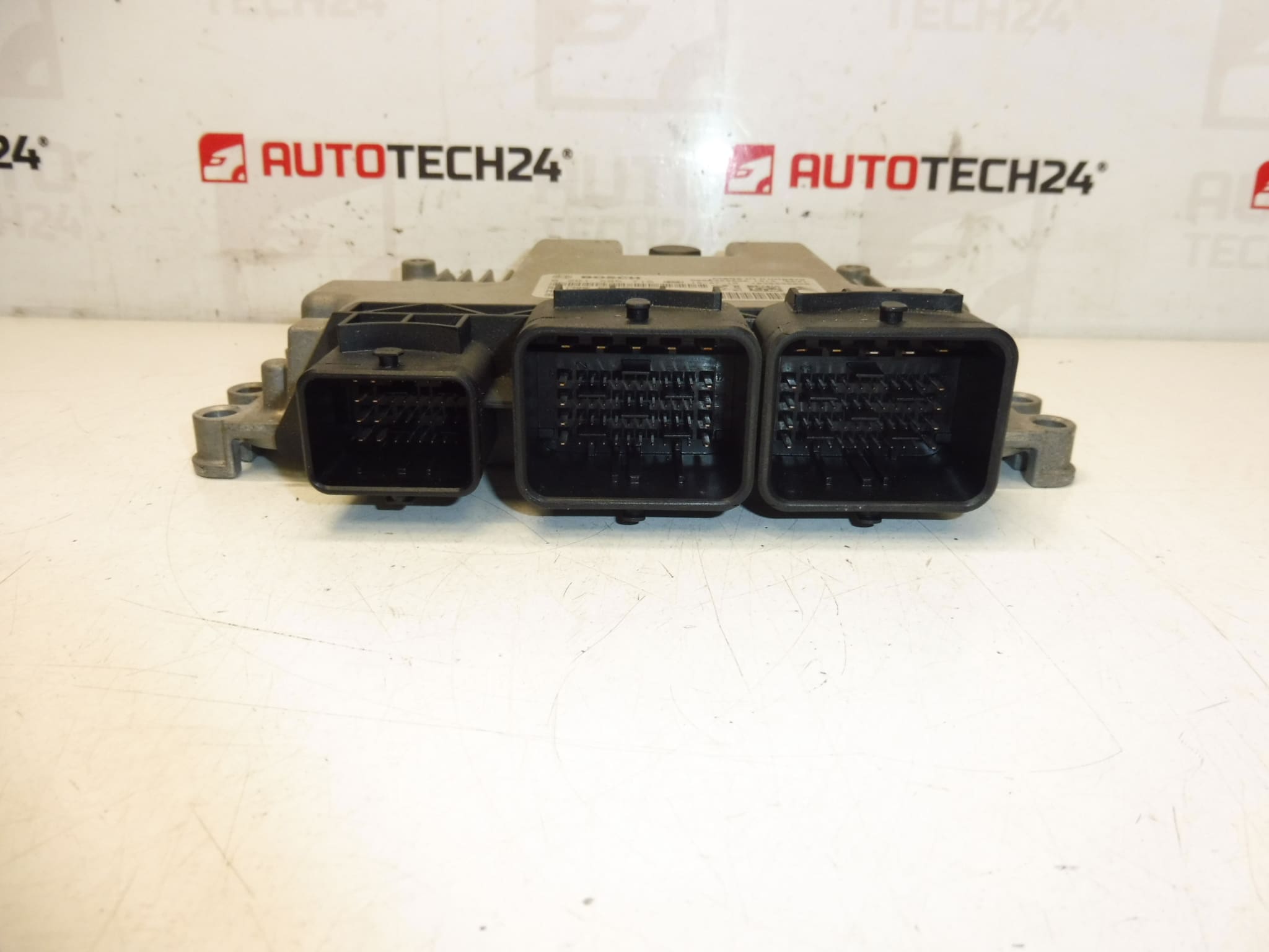 ECU Bosch MEV17.4 0261S05715 9666824080 - Afbeelding 2