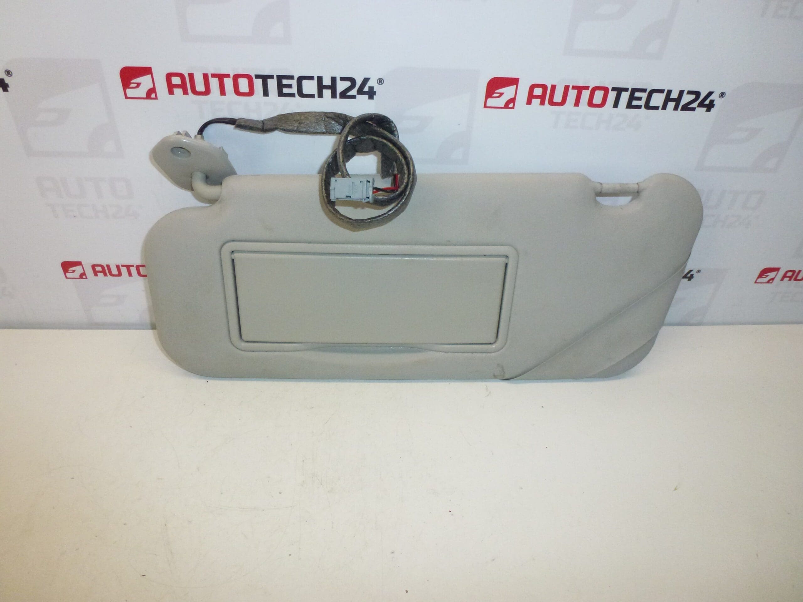 Citroën Peugeot 8143GC bestuurderszonneklep links