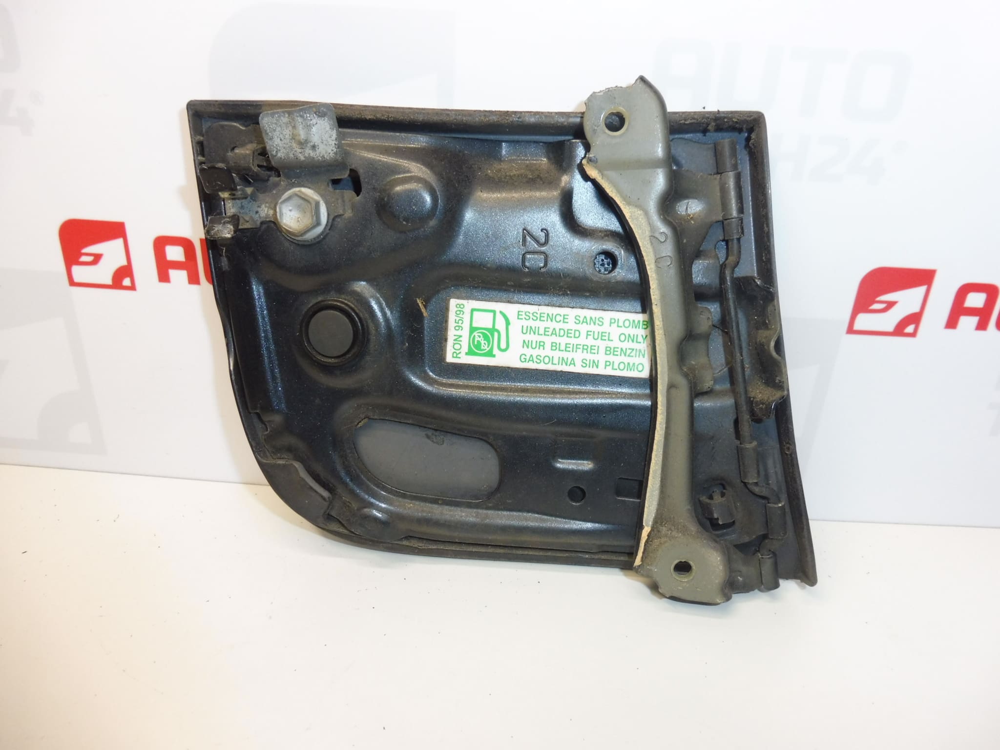 Afdekking van de tankdop KTA Peugeot 107 Citroën C1 KTB 1517C5 1517C9 - Afbeelding 2