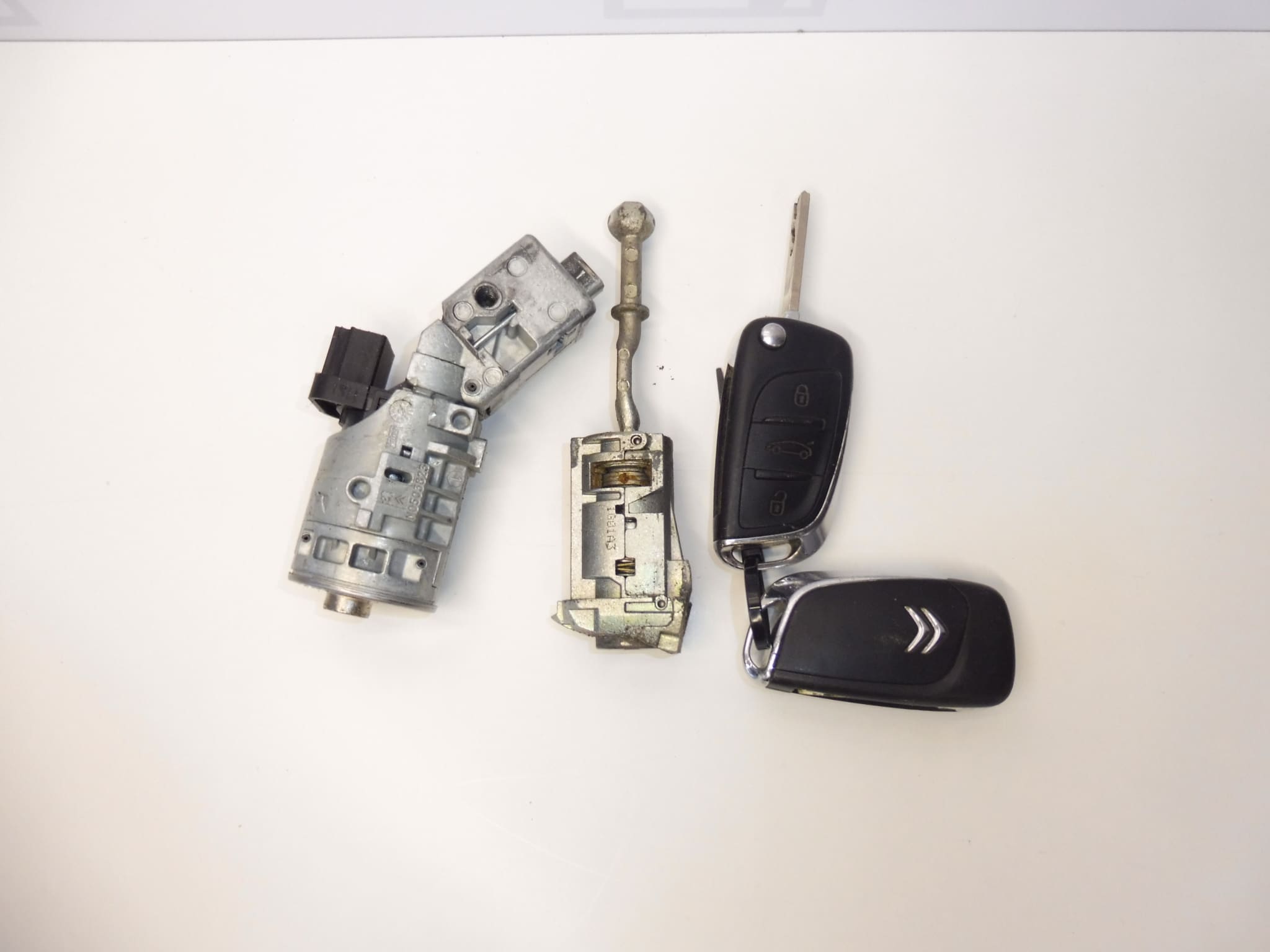 Set sloten en 2 sleutels Citroën C4 B7 4162WH 4162WK - Afbeelding 2